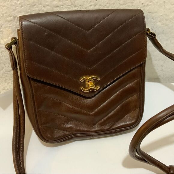 Chanel Vintage CC Turnlock Crossbody Bag Envelope Flap Chevron Lambskin… - Picture 7 of 16